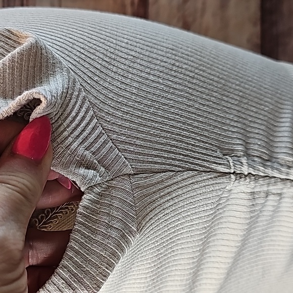 BETTER BE TAN SHORT SLEEVE RIBBED CINCHED CROP TOP - Picture 3 of 10